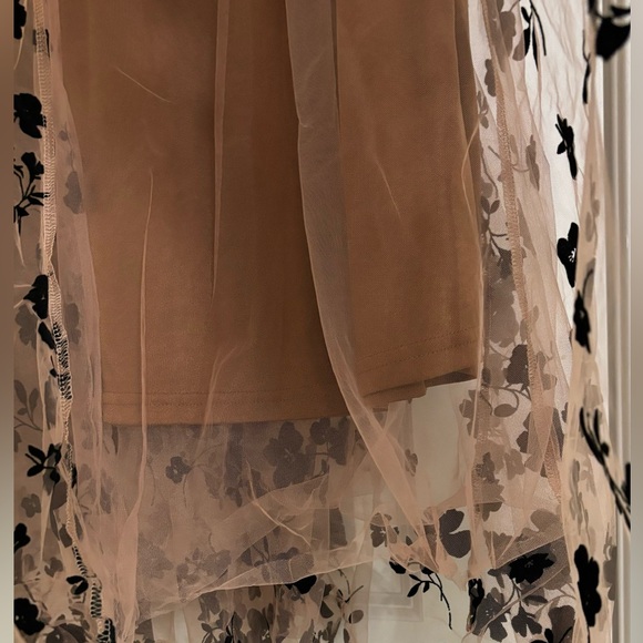 skirt - Picture 3 of 5